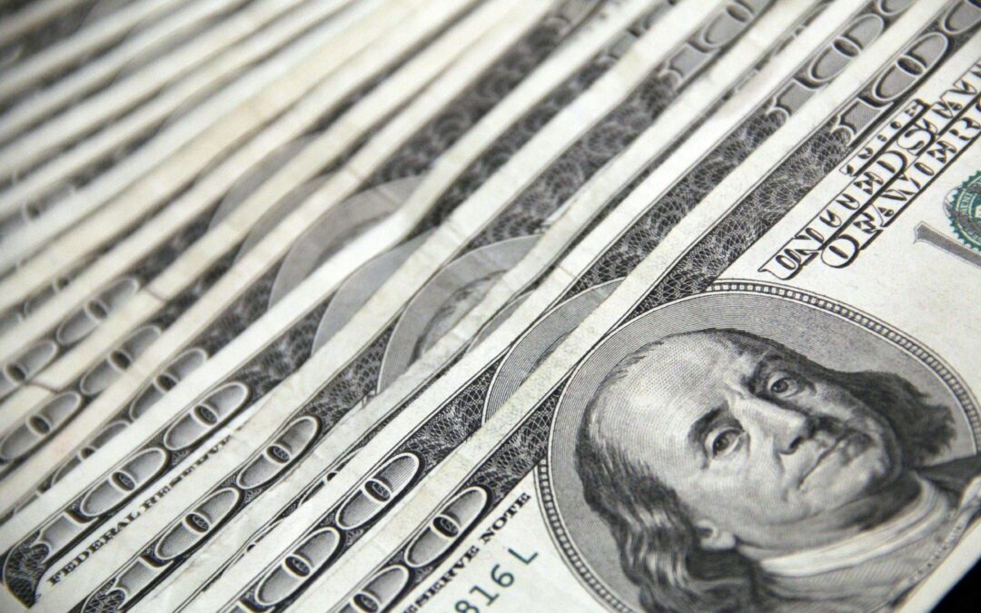 ¿Qué factores están impulsando la confianza de los colombianos en el dólar como opción de inversión?